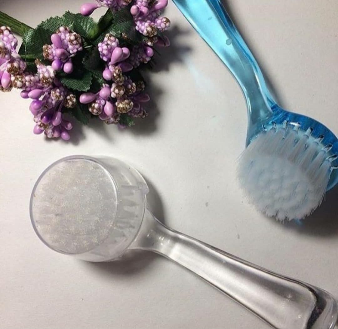 فرچه پاک کننده ناخن